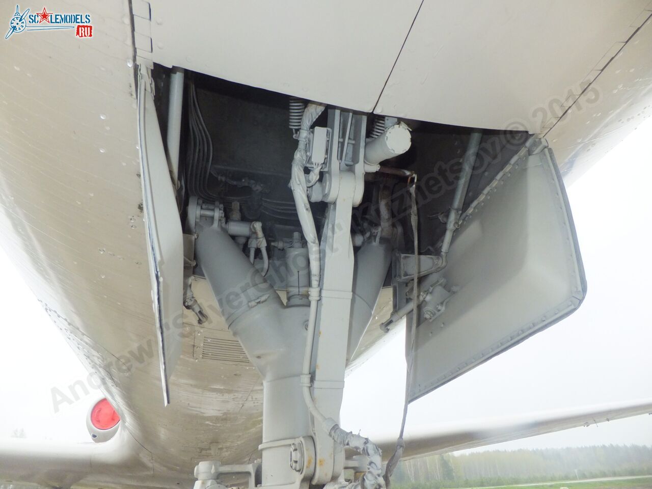 Yak-40_EW-88202_0413.jpg