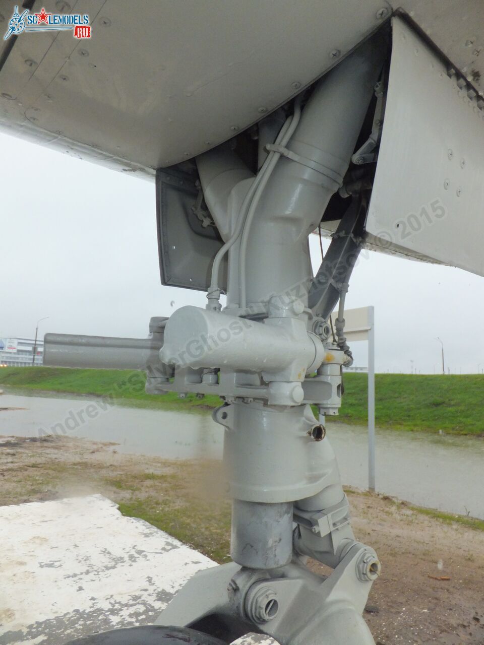 Yak-40_EW-88202_0415.jpg