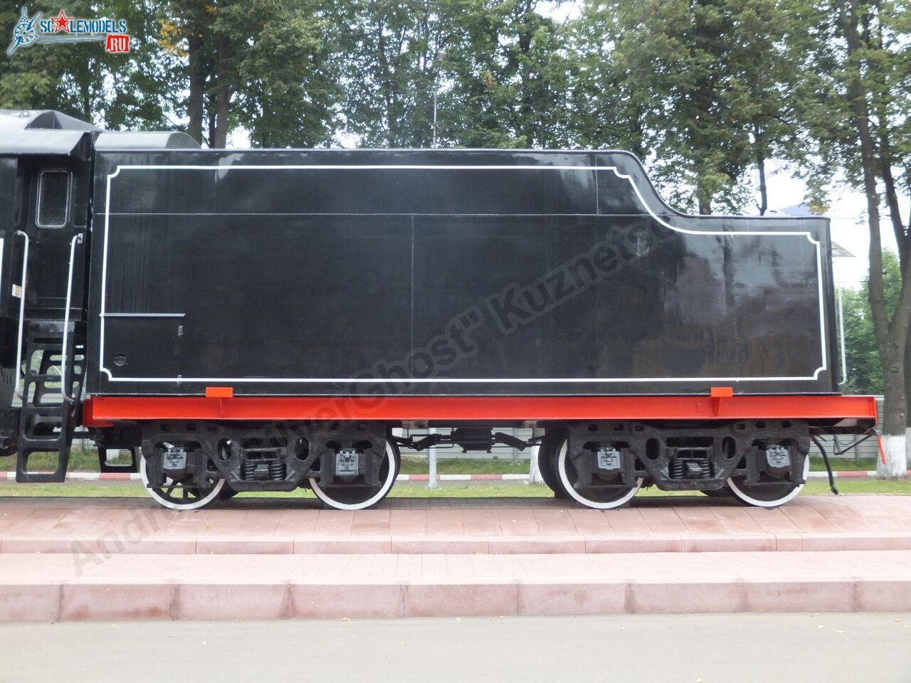 L-5122_locomotive_0020.jpg