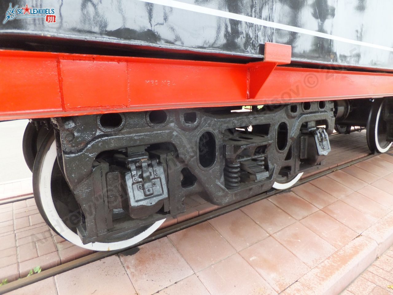 L-5122_locomotive_0107.jpg