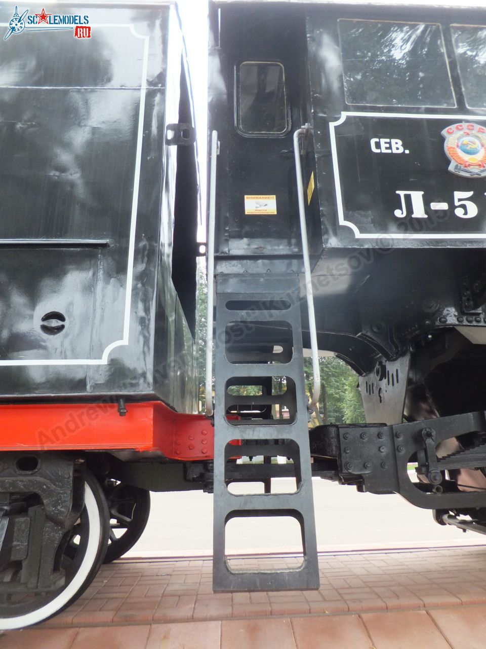 L-5122_locomotive_0112.jpg