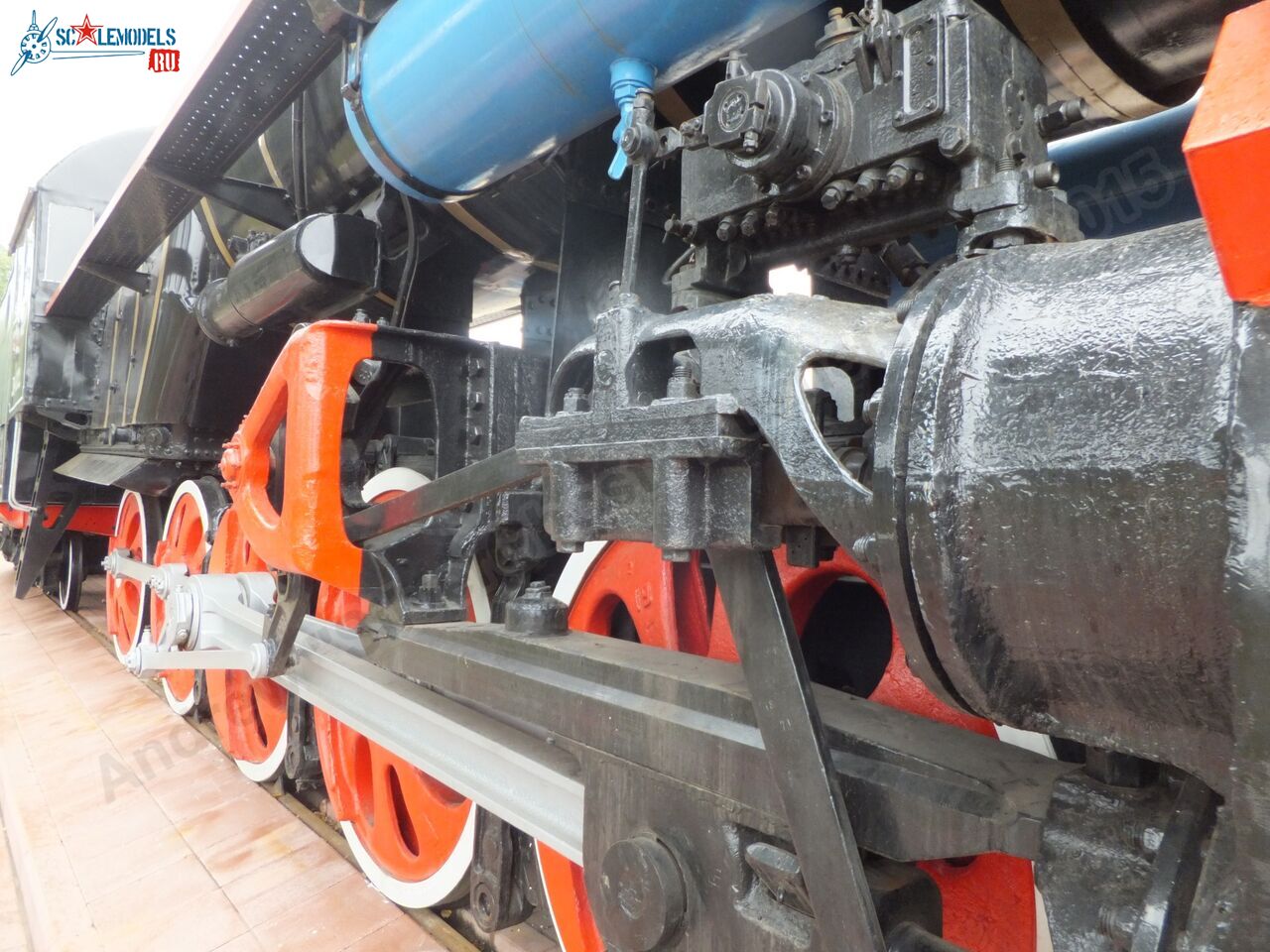 L-5122_locomotive_0129.jpg