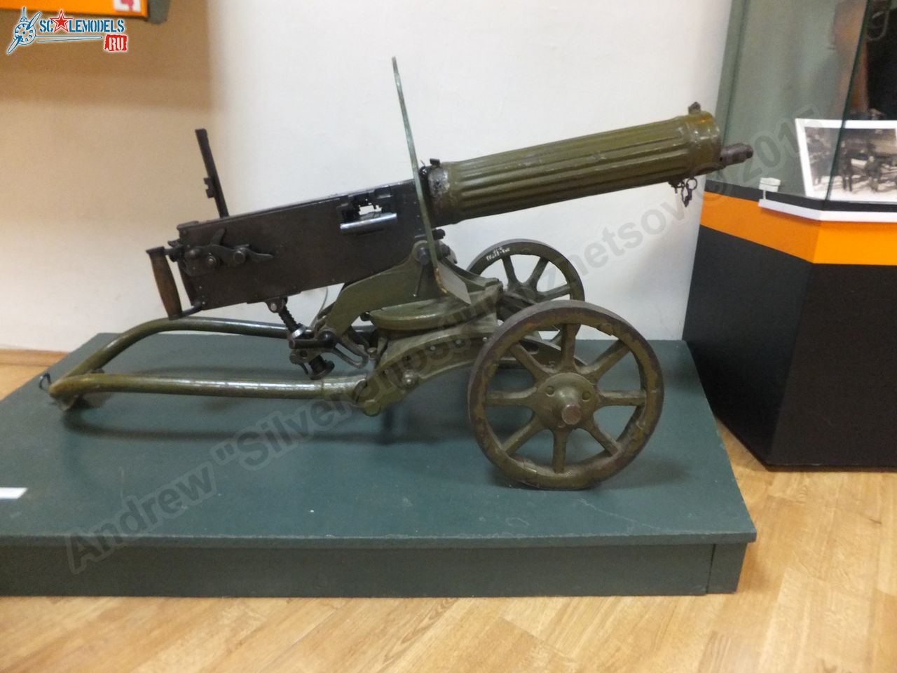 Maxim_machine_gun_0001.jpg