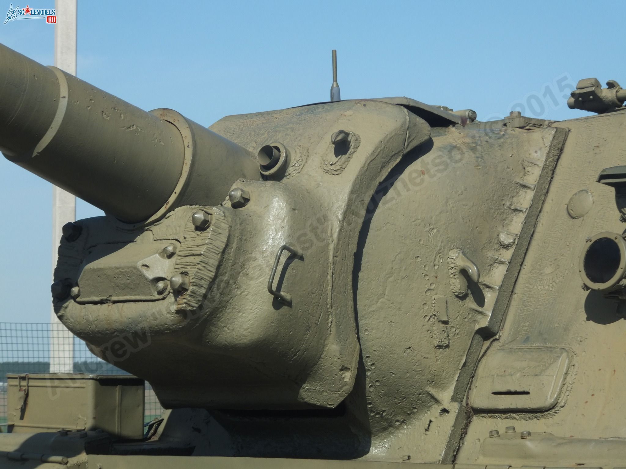 ISU-152_0002.jpg