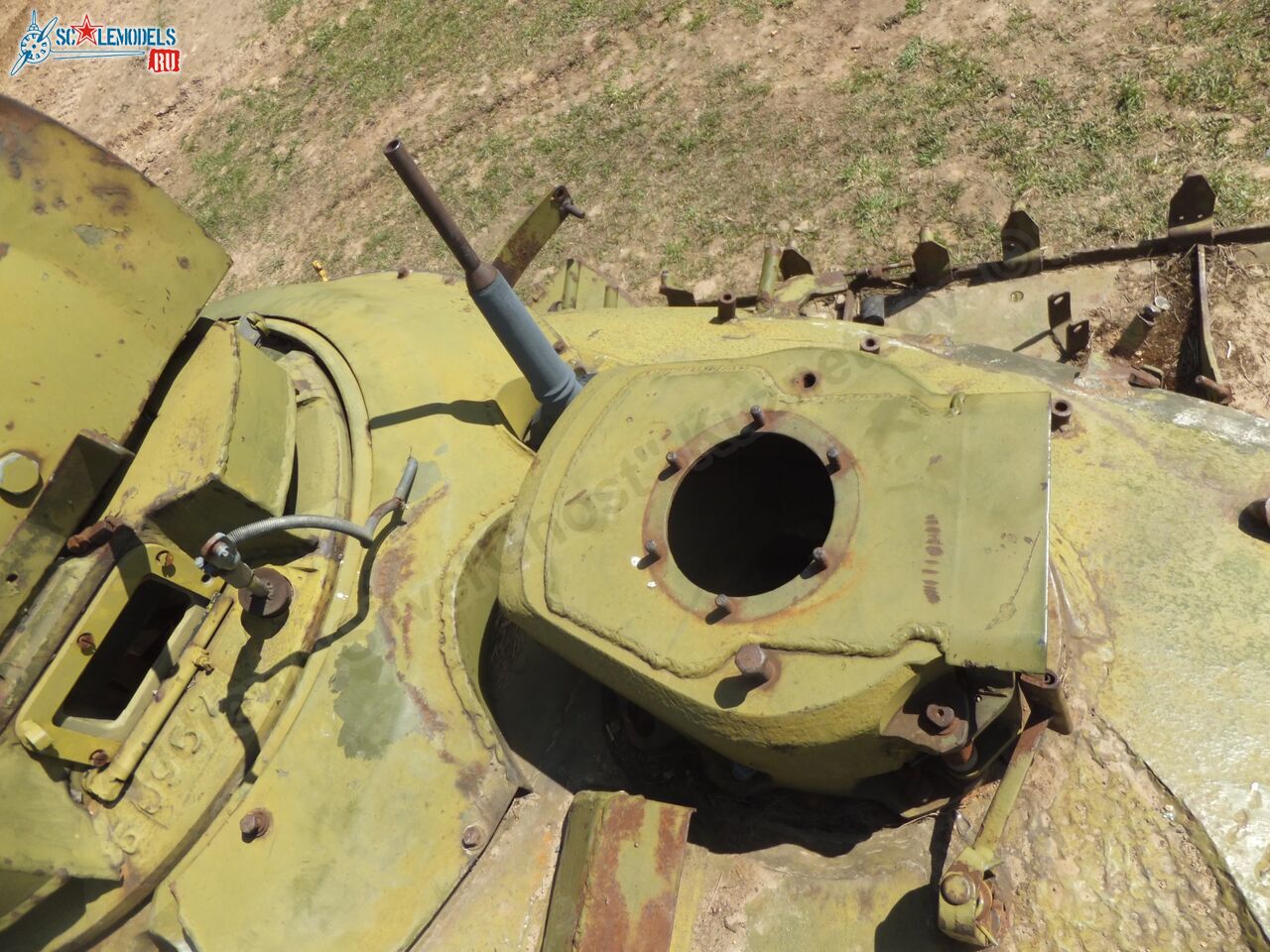 T-54_wreck_0047.jpg