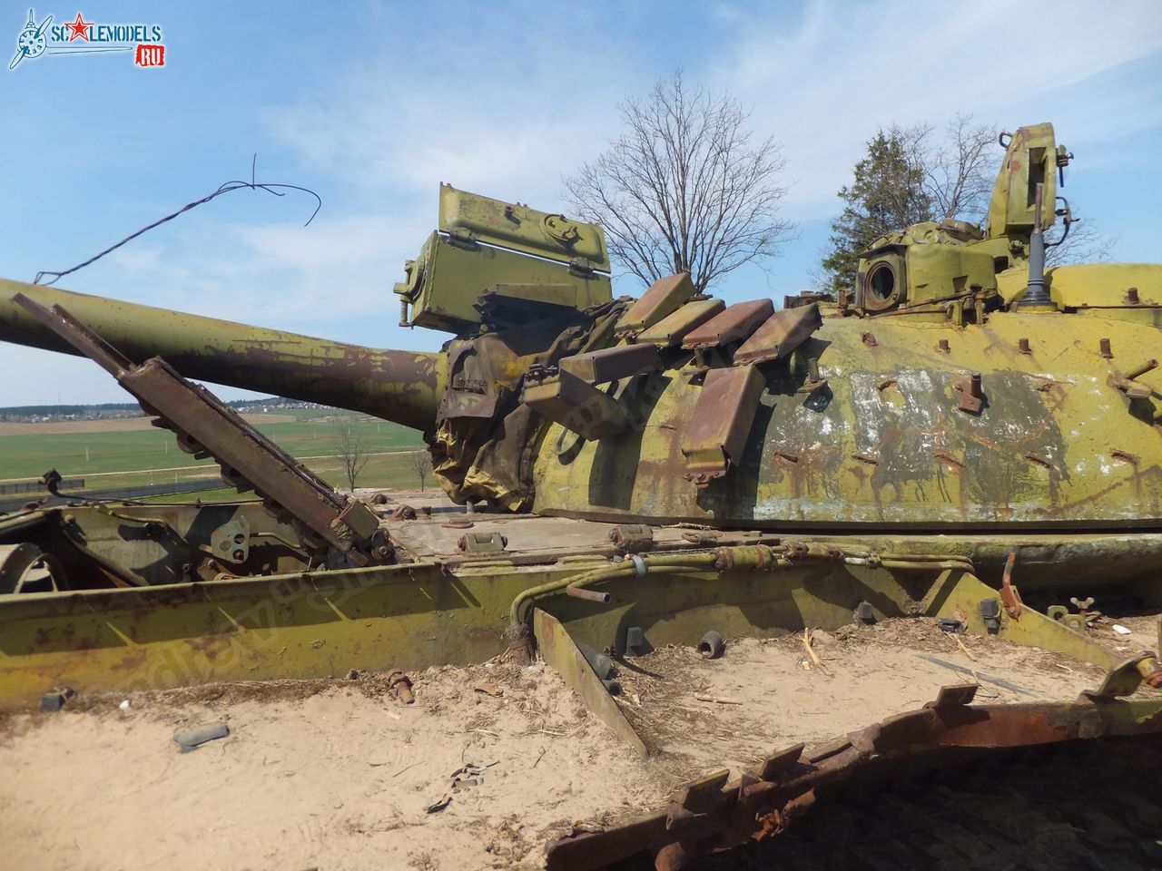 T-54_wreck_0127.jpg