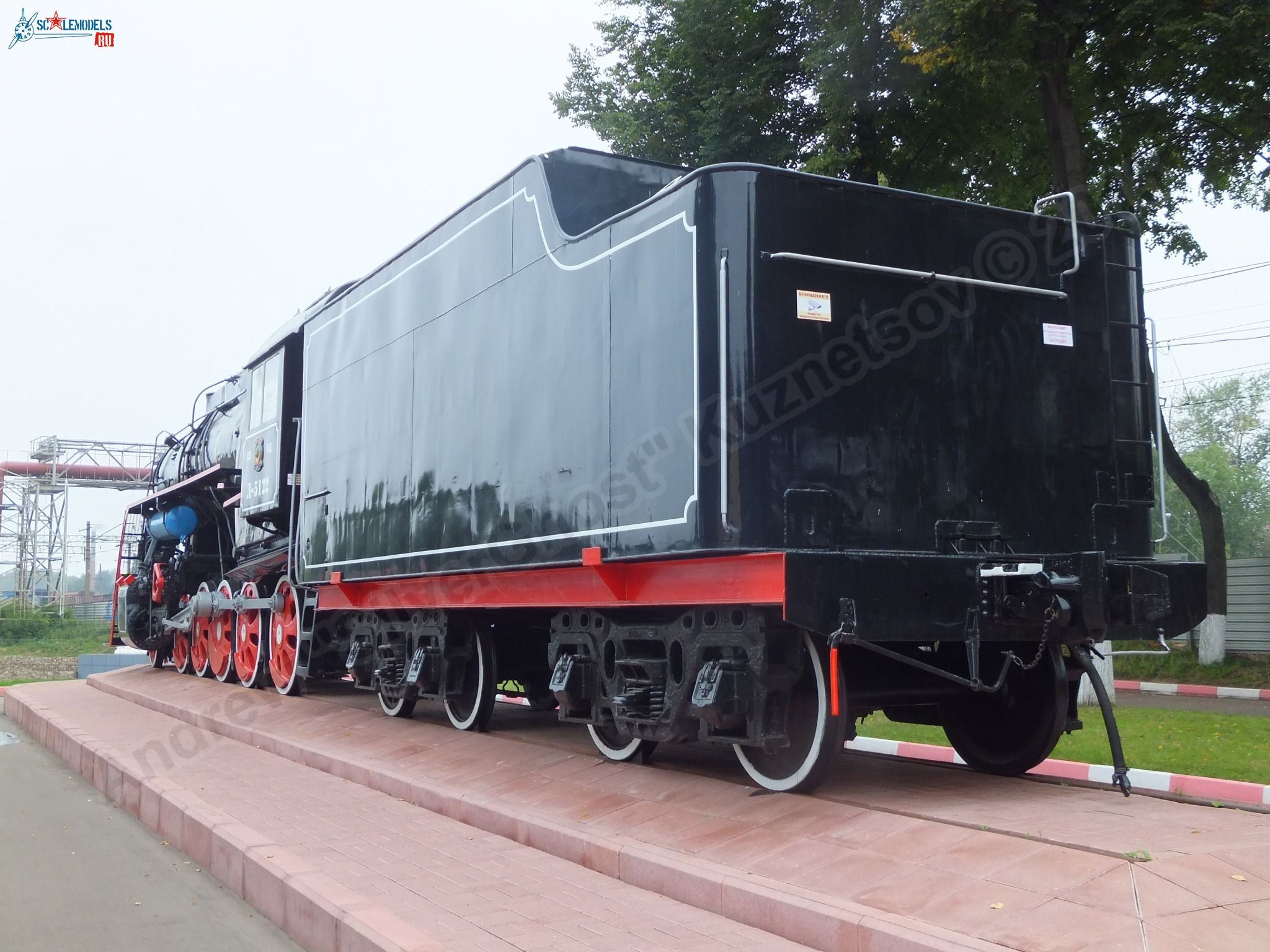 L-5122_locomotive_0018.jpg