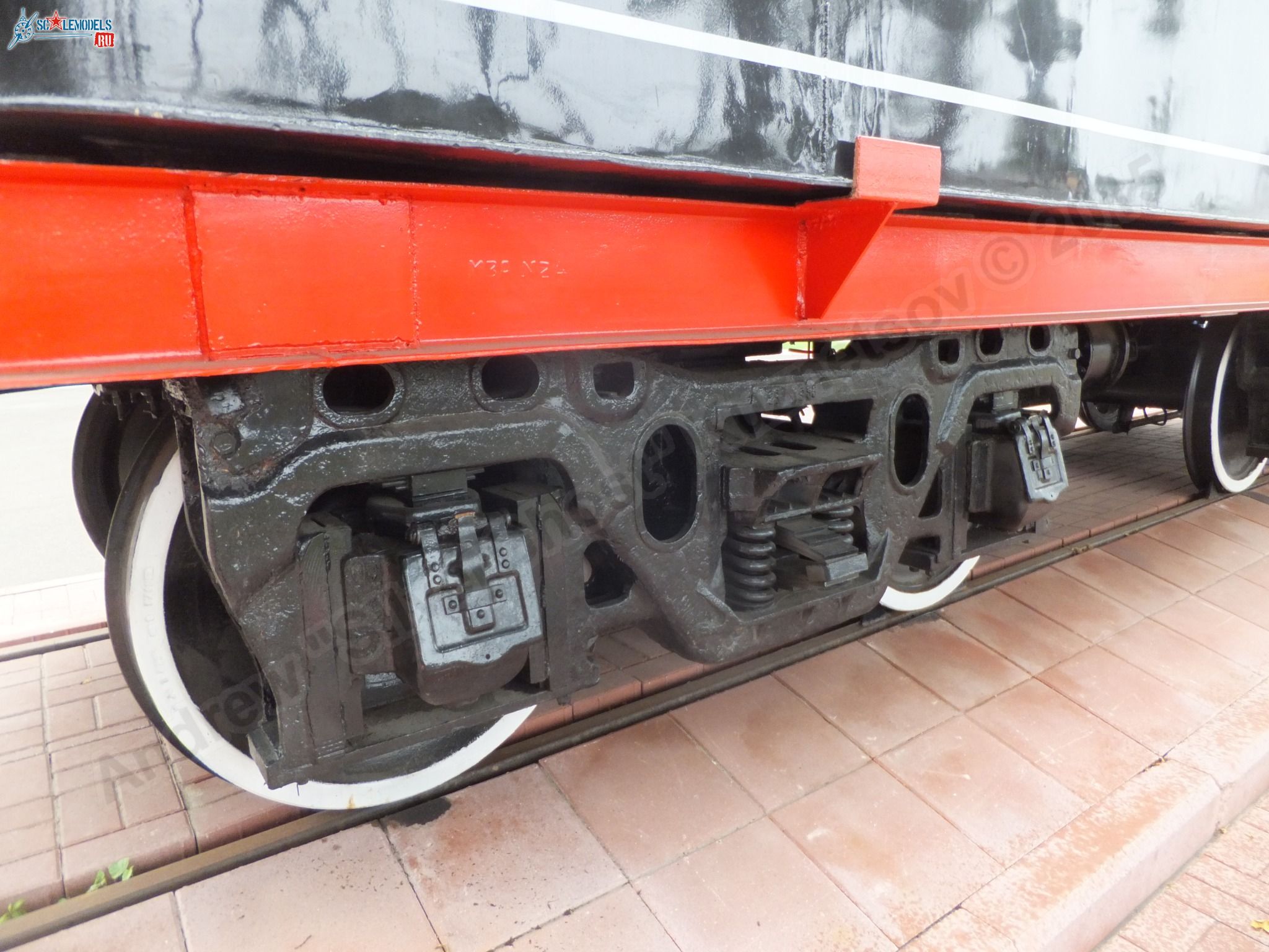 L-5122_locomotive_0107.jpg