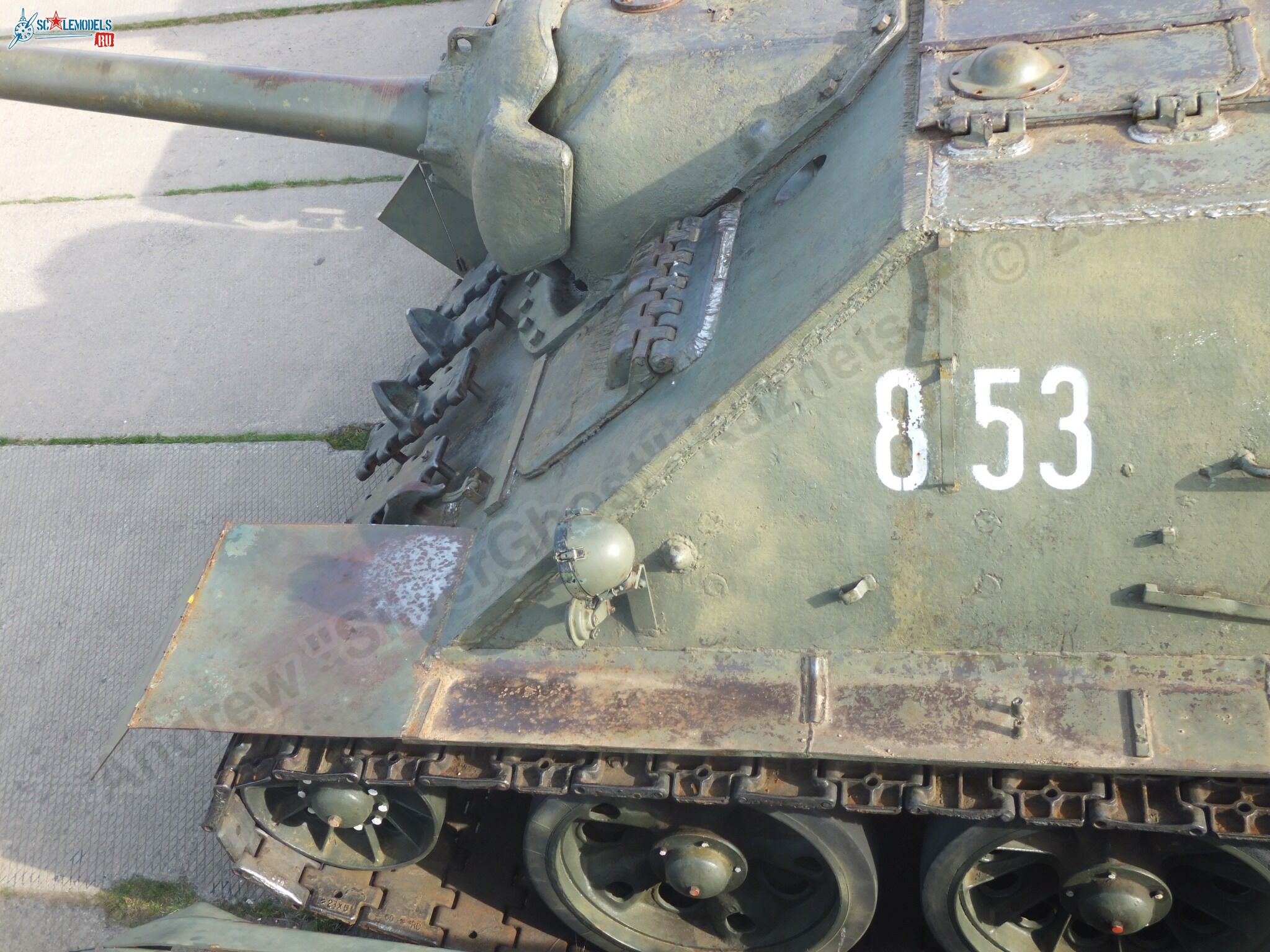 Su-100_0013.jpg