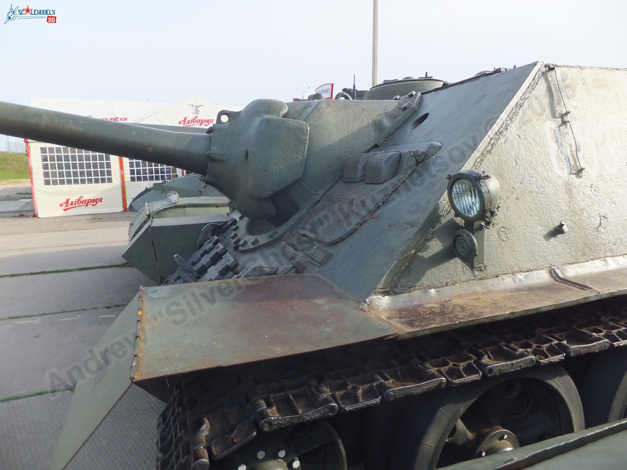 Su-100_0087.jpg