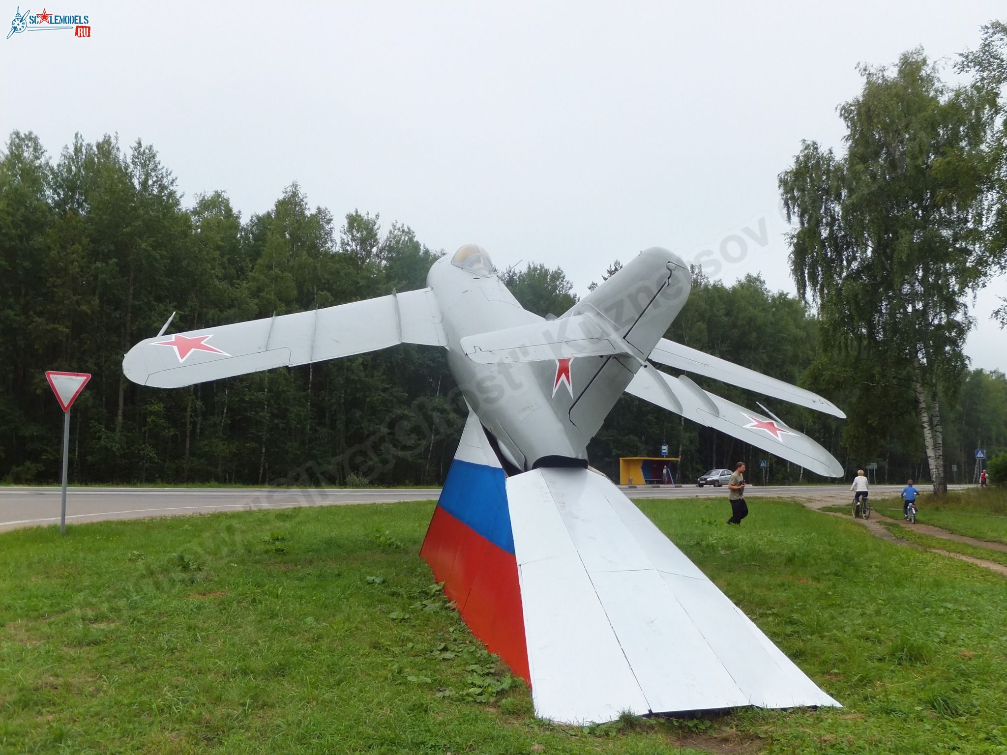 MiG-17_Tunoshna_0003.jpg