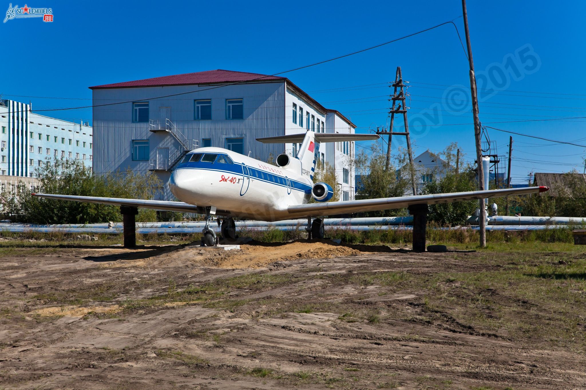 Yak-40_RA-88177_0000.jpg