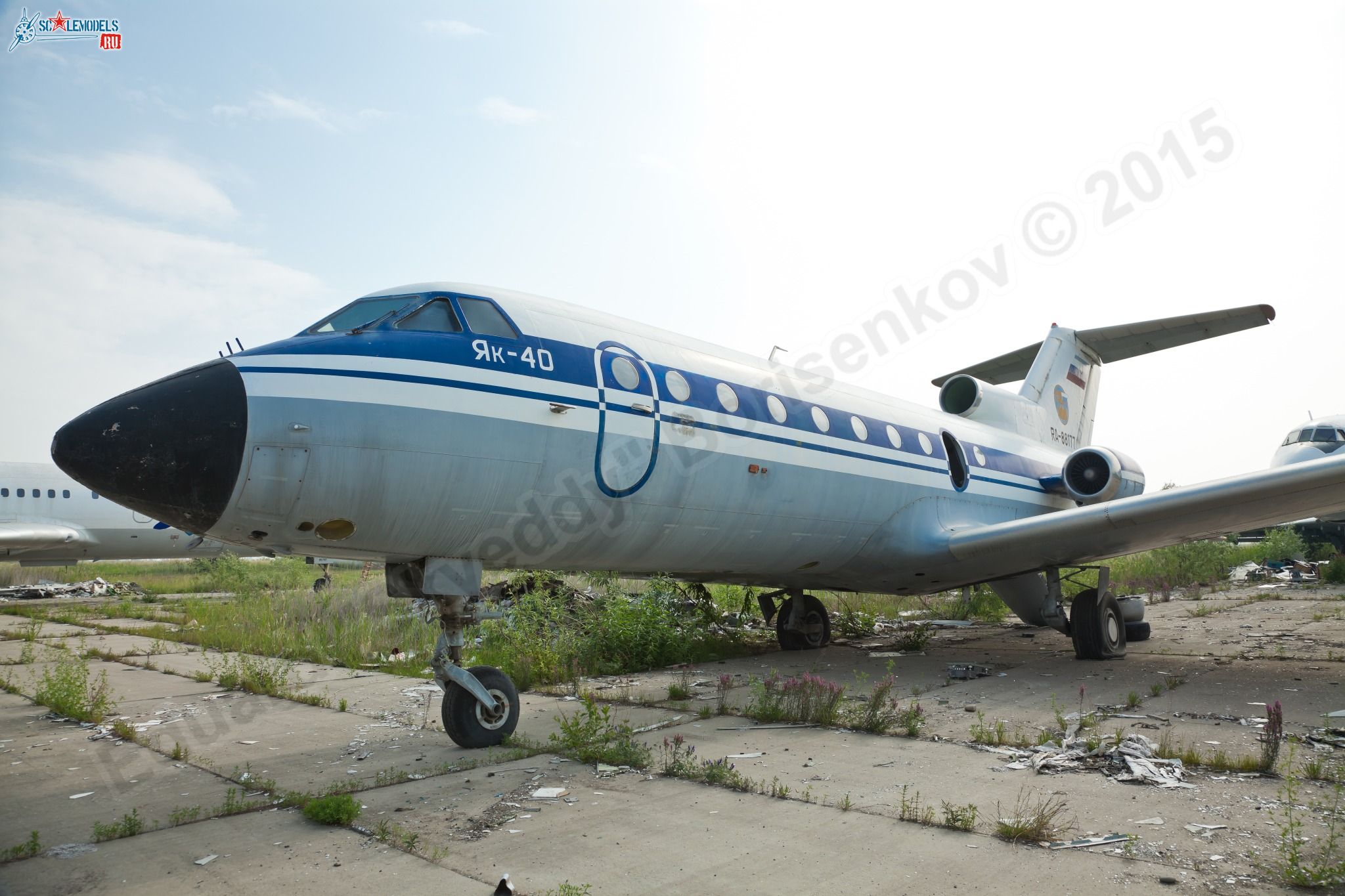 Yak-40_RA-88177_0001.jpg