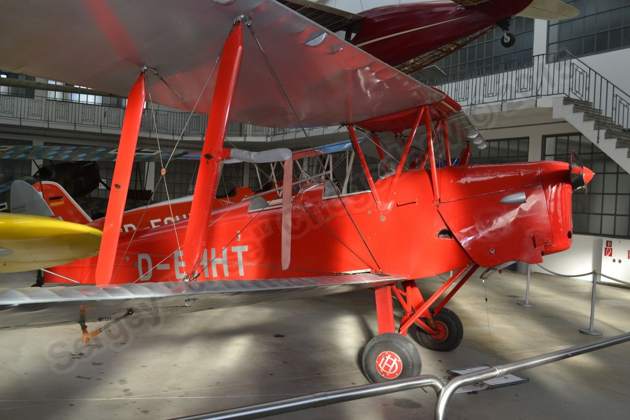 DH.82A_0000.jpg