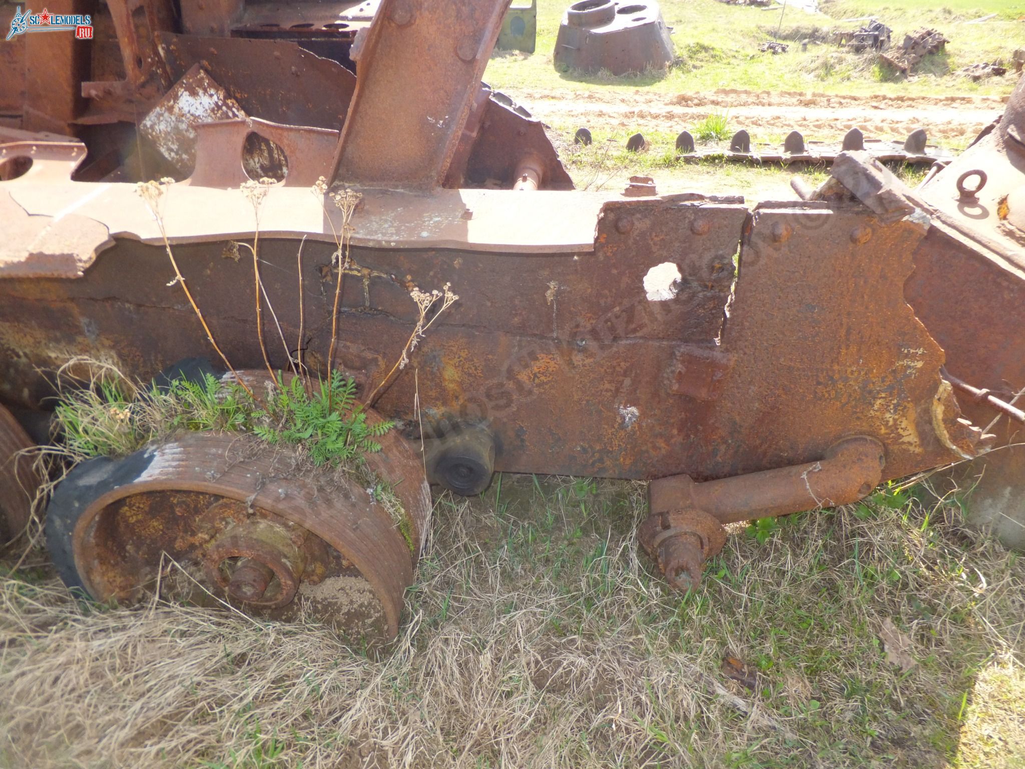 Damaged_T-34_0020.jpg