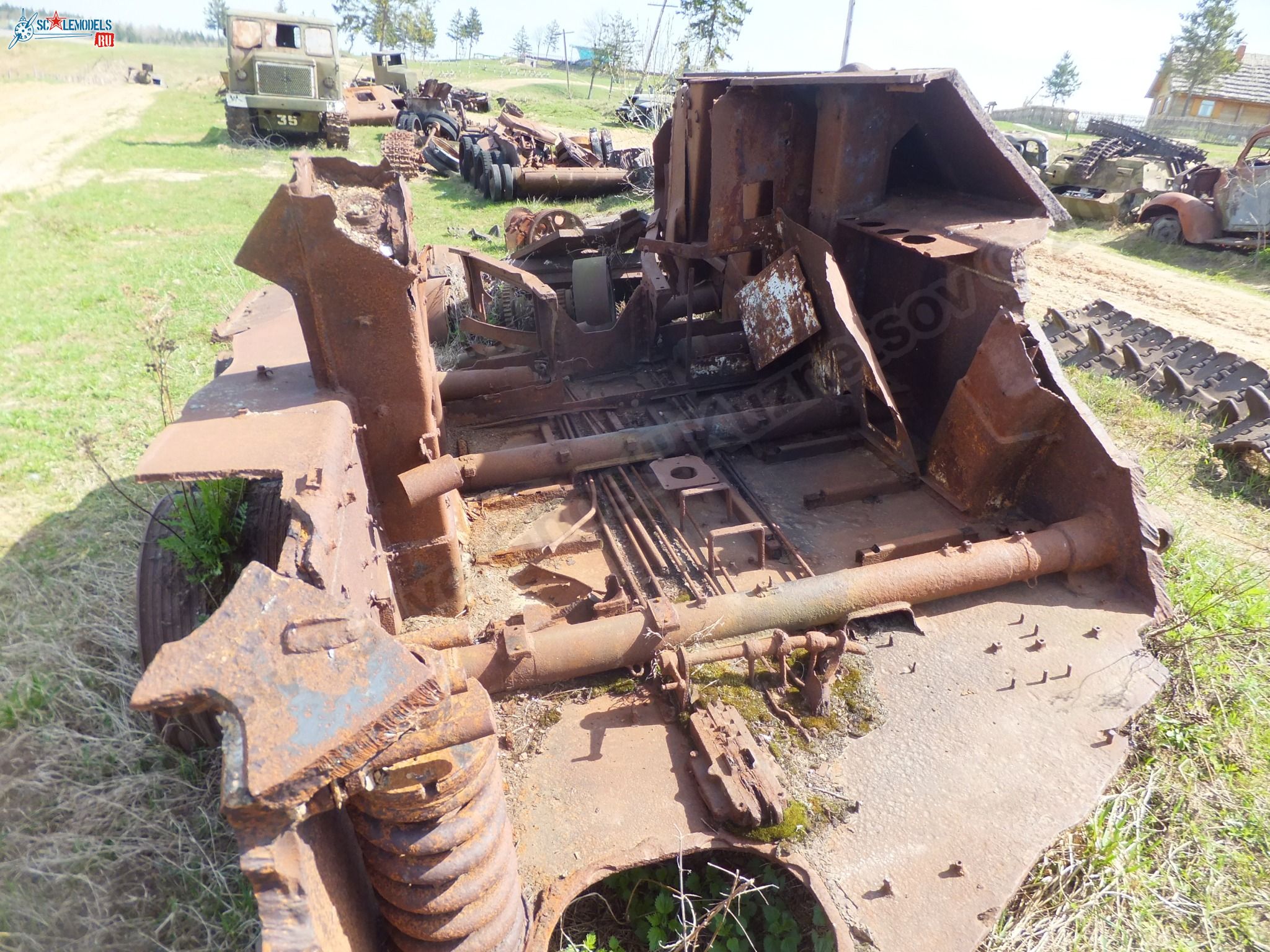 Damaged_T-34_0021.jpg