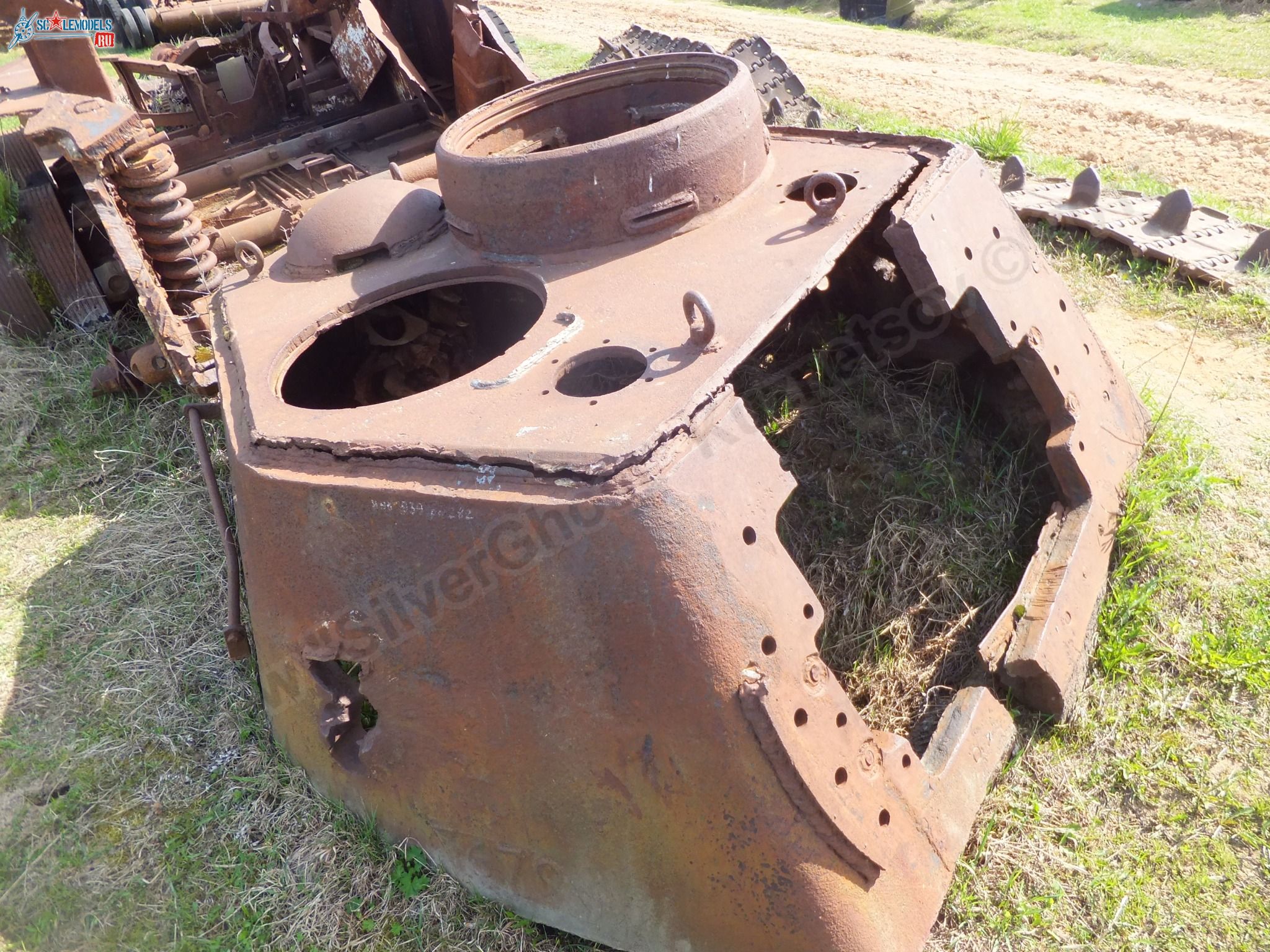 Damaged_T-34_0024.jpg