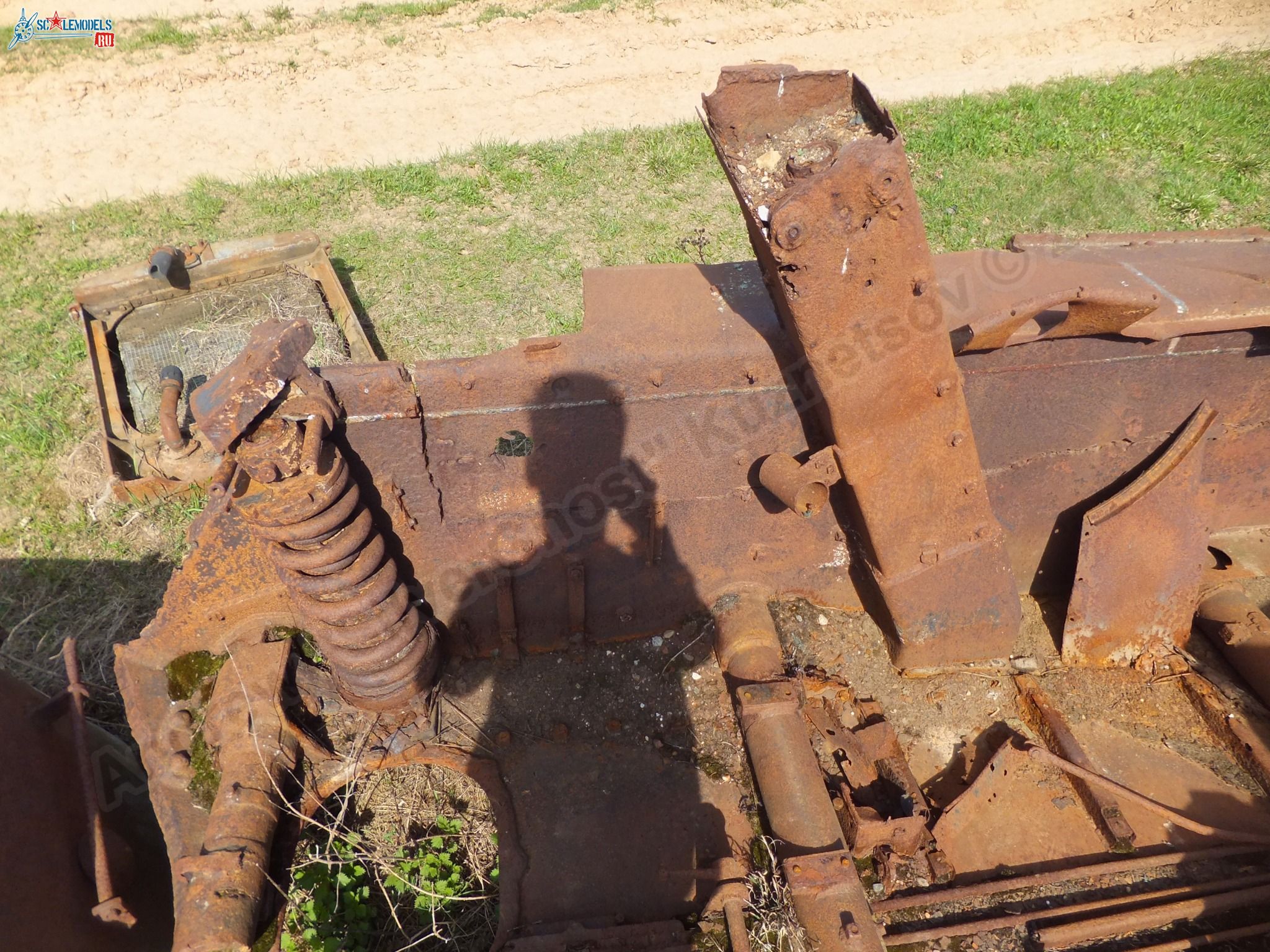 Damaged_T-34_0033.jpg