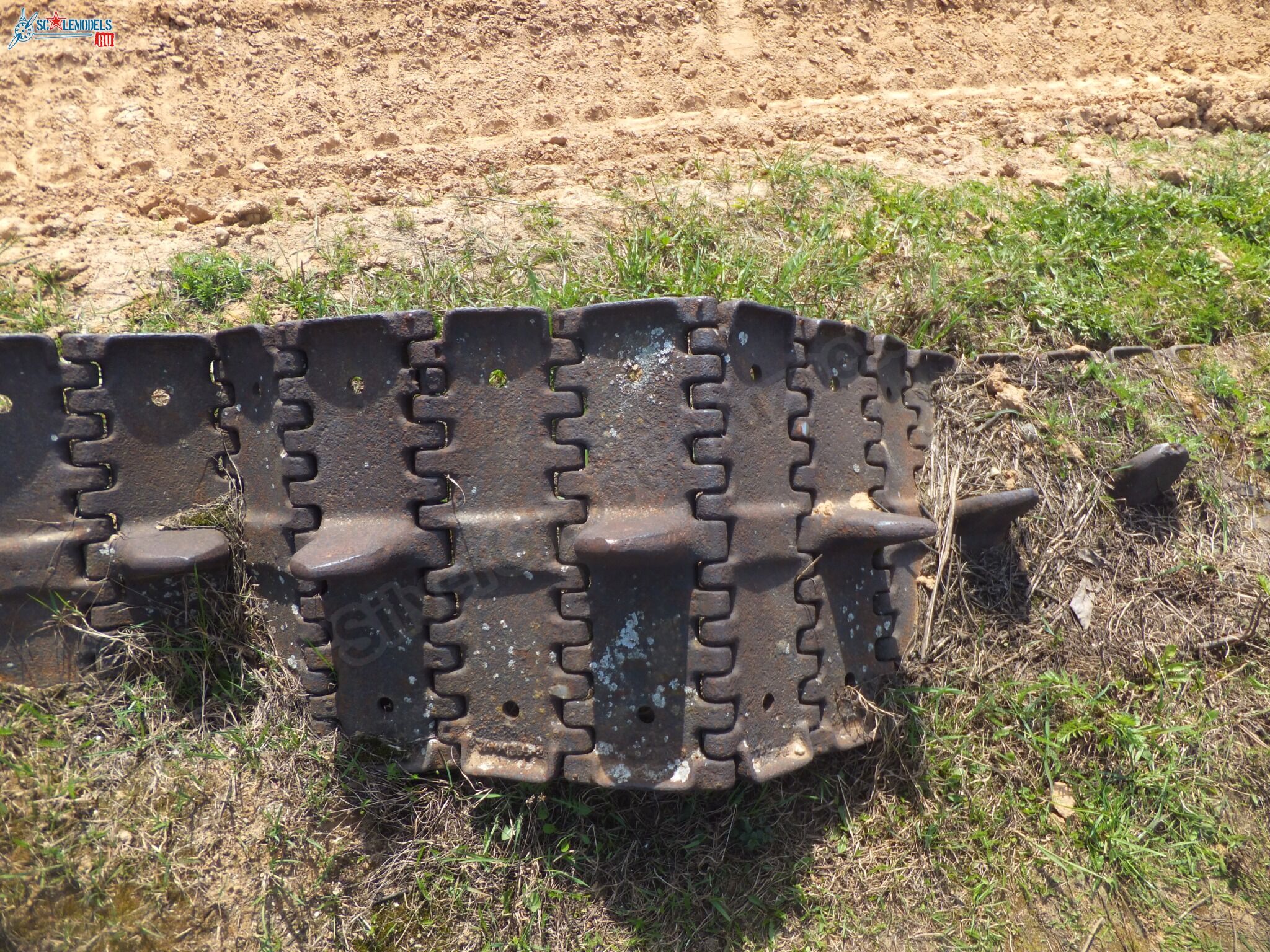 Damaged_T-34_0041.jpg