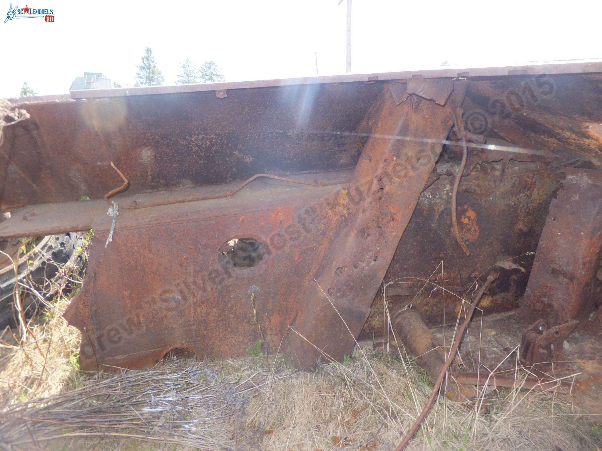 Damaged_T-34_0085.jpg