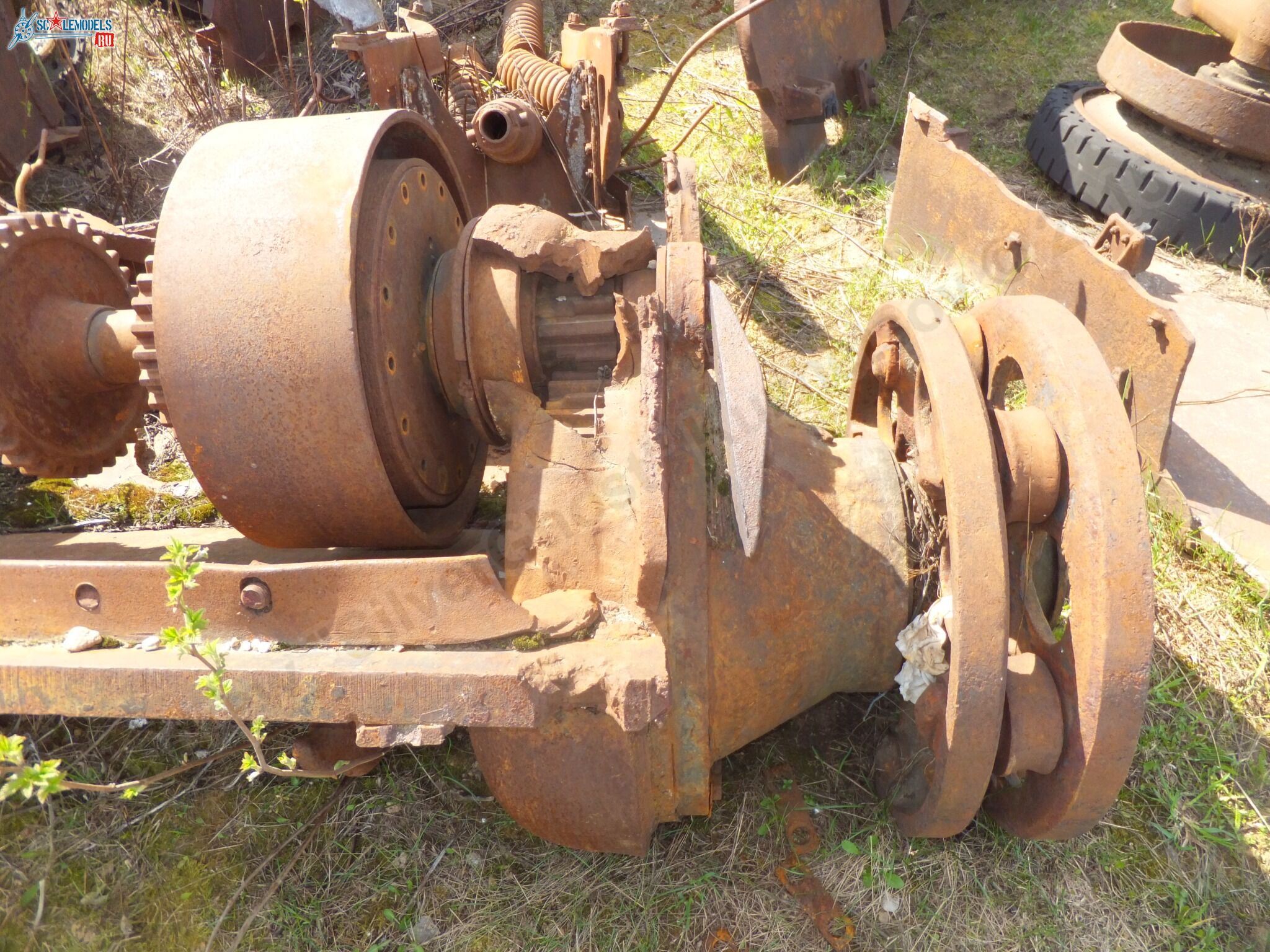 Damaged_T-34_0090.jpg