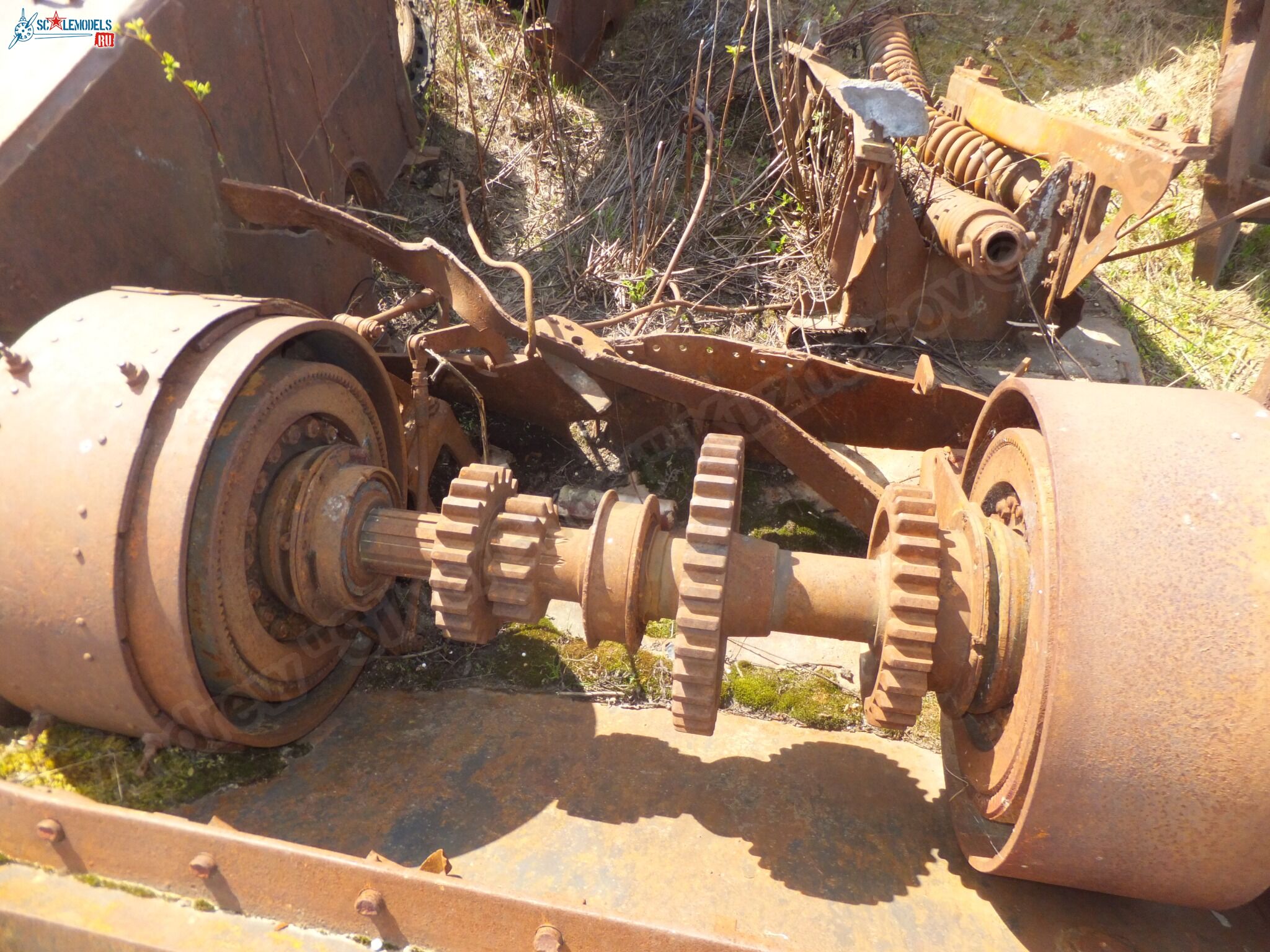 Damaged_T-34_0093.jpg