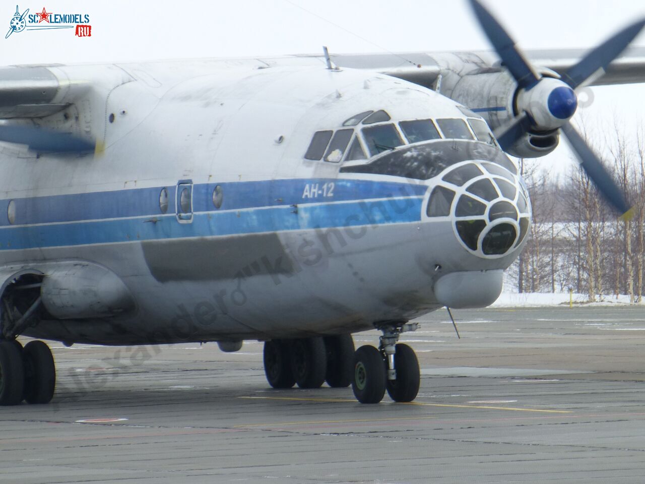 An-12_RA-93913_0002.jpg