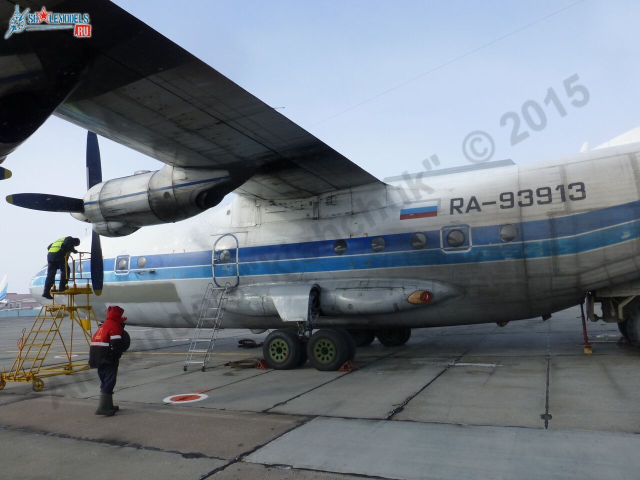 An-12_RA-93913_0019.jpg