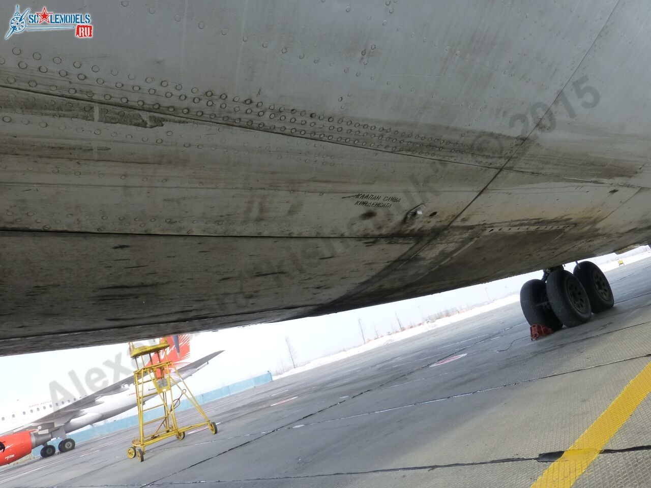 An-12_RA-93913_0085.jpg