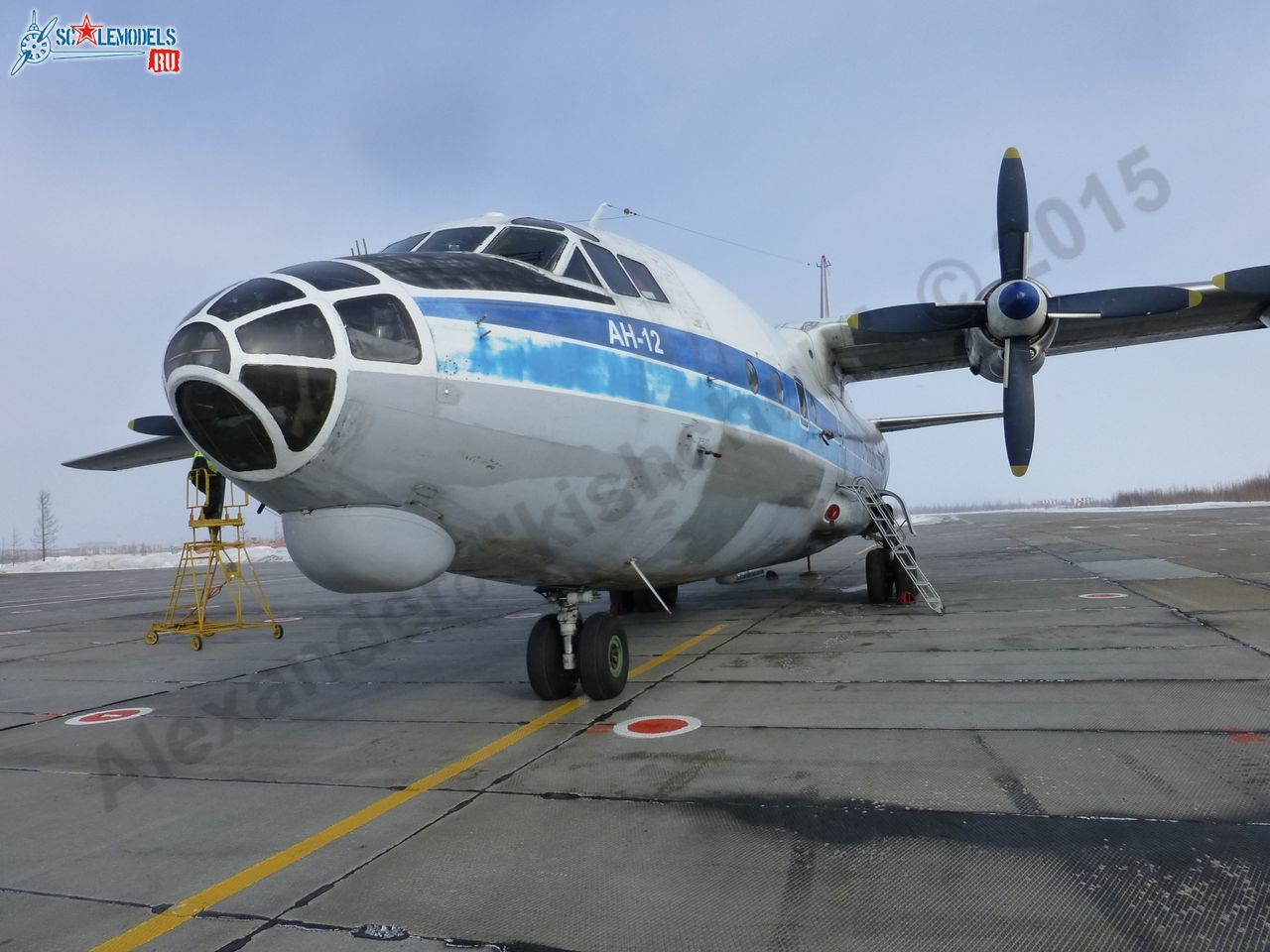 An-12_RA-93913_0087.jpg