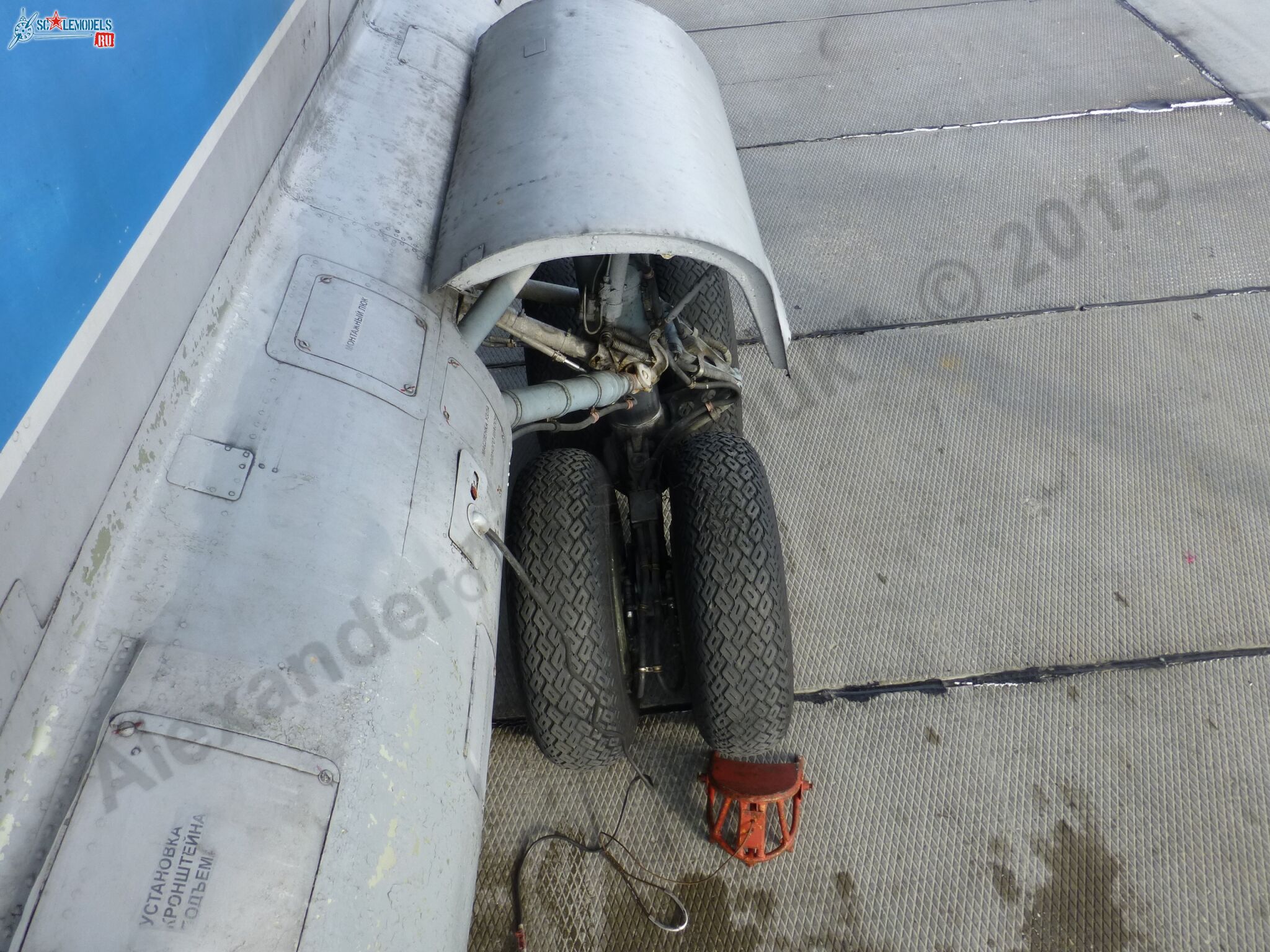 An-12_RA-93913_0079.jpg