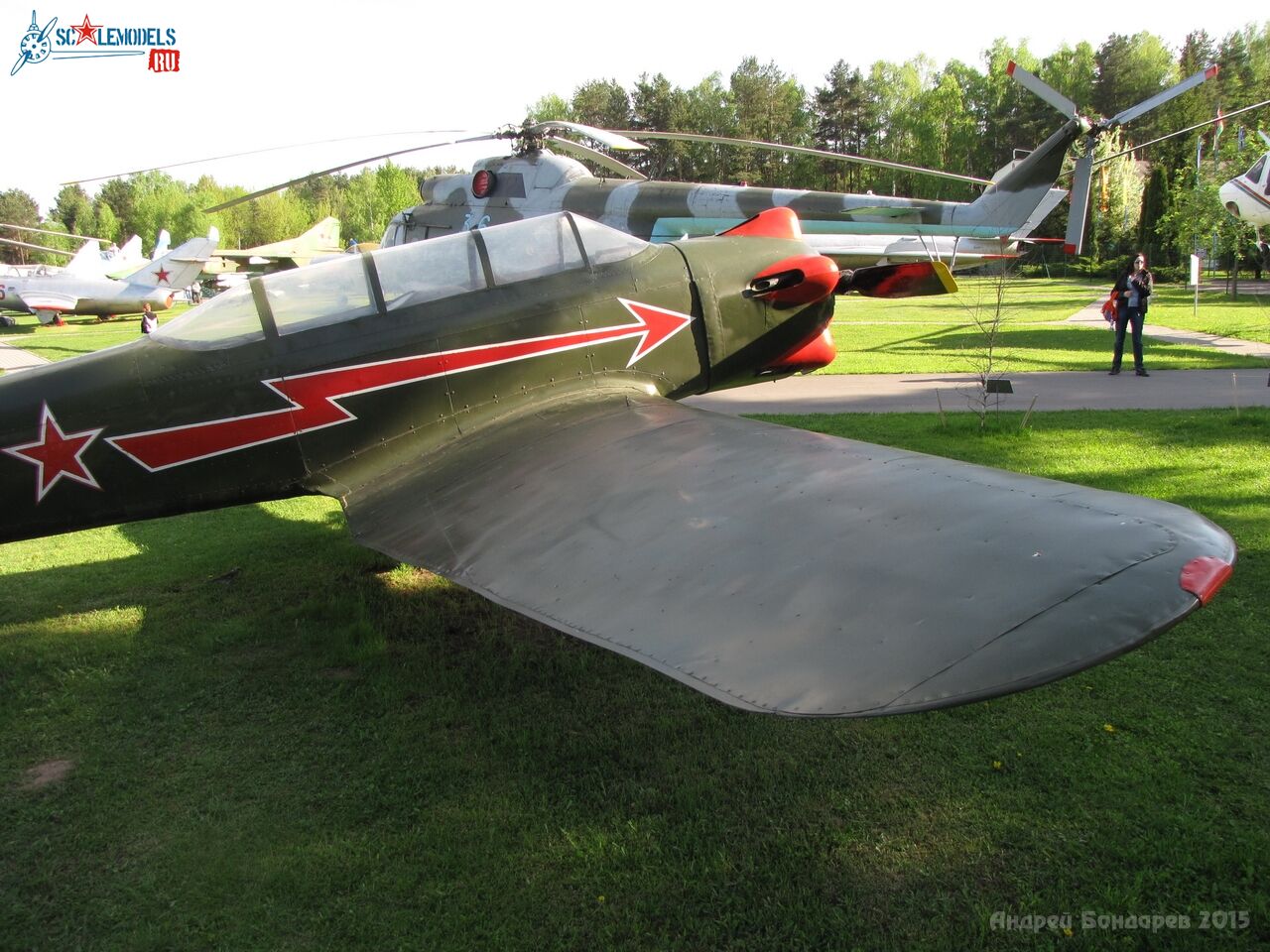04_Yak-18-1.jpg