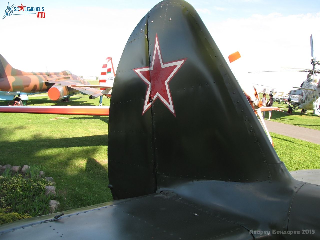 12_Yak-18-1.jpg