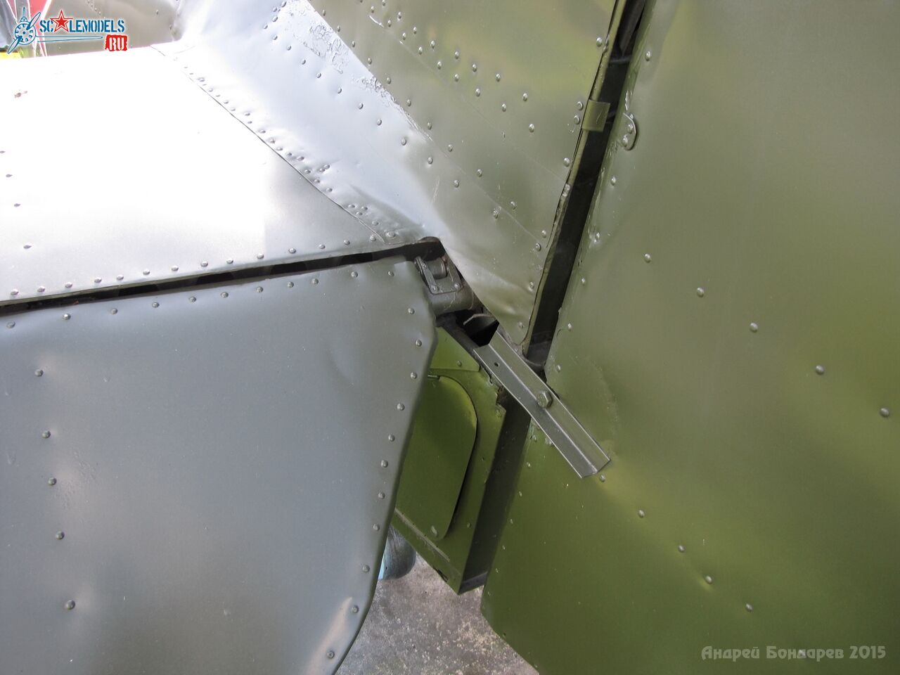 16_Yak-18-1.jpg