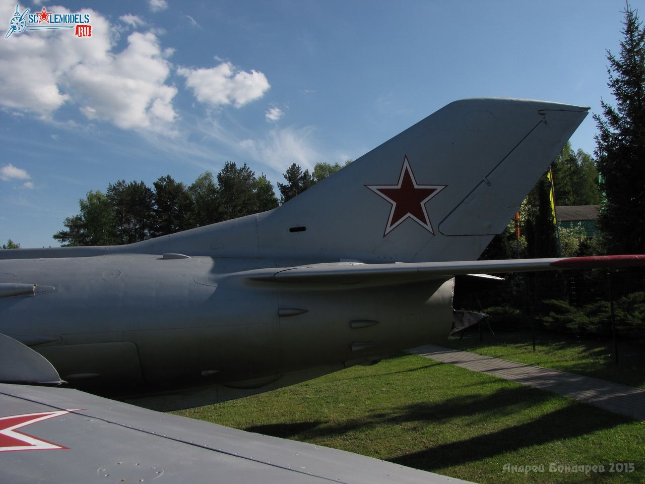 0017_MiG-19P.JPG