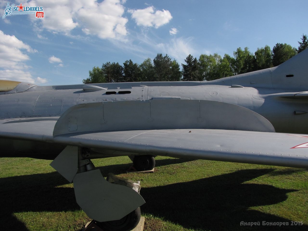 0018_MiG-19P.JPG