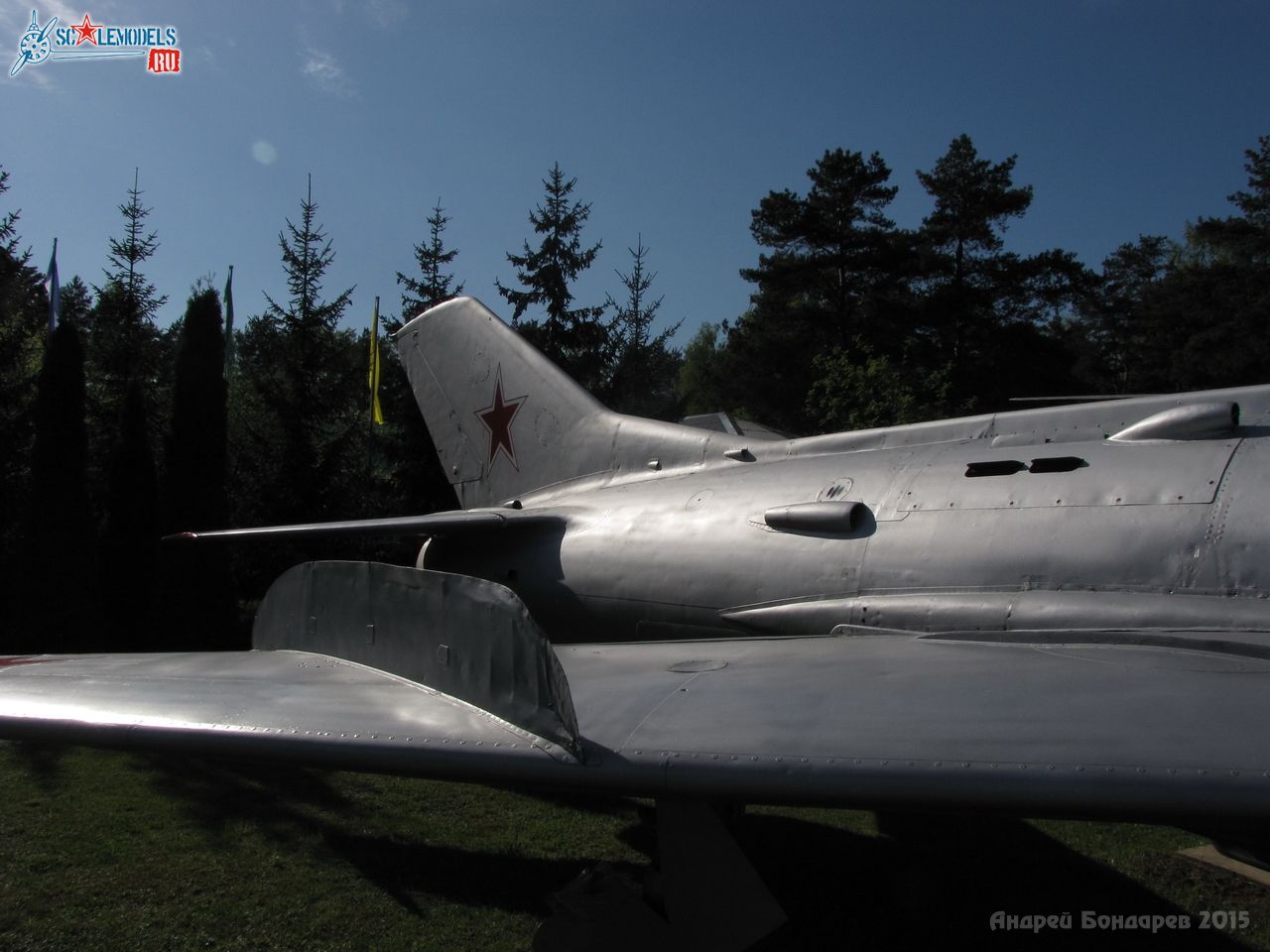 0096_MiG-19P.JPG