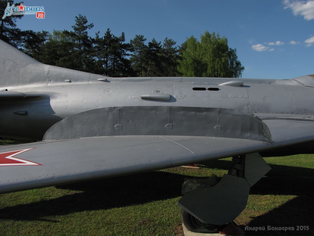 0097_MiG-19P.JPG