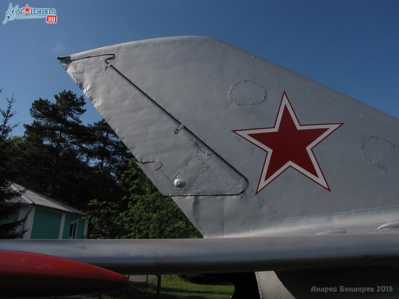 0107_MiG-19P.JPG