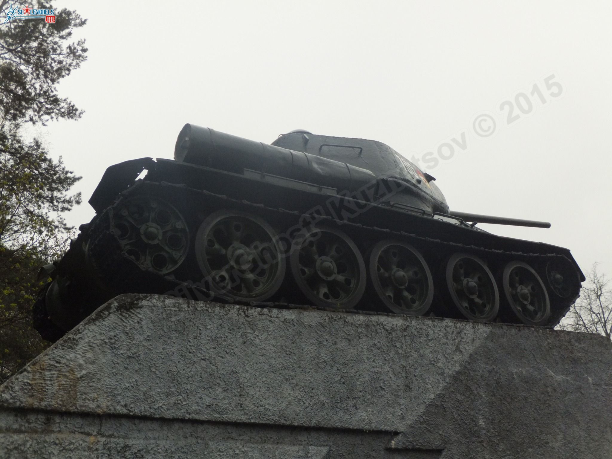 T-34-85_0013.jpg