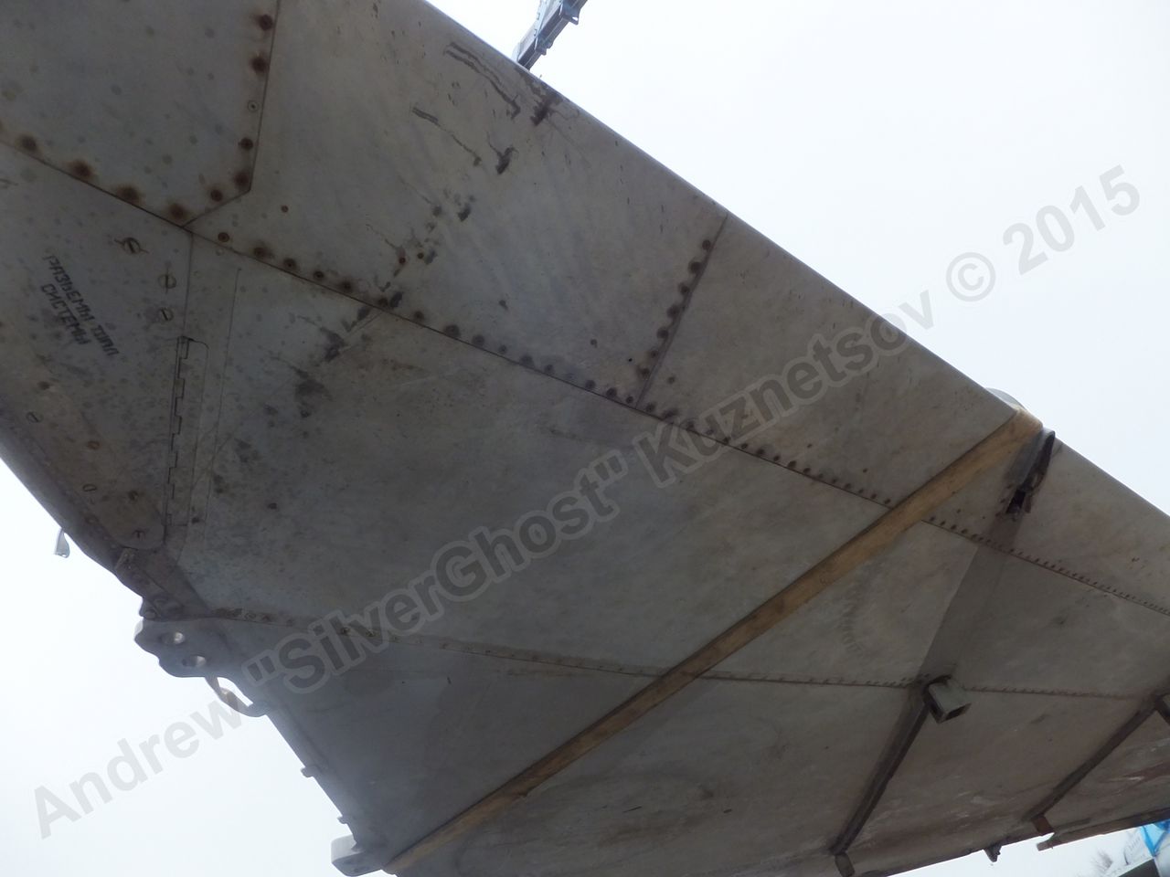 MiG-25PU_undercarriage_0002.jpg