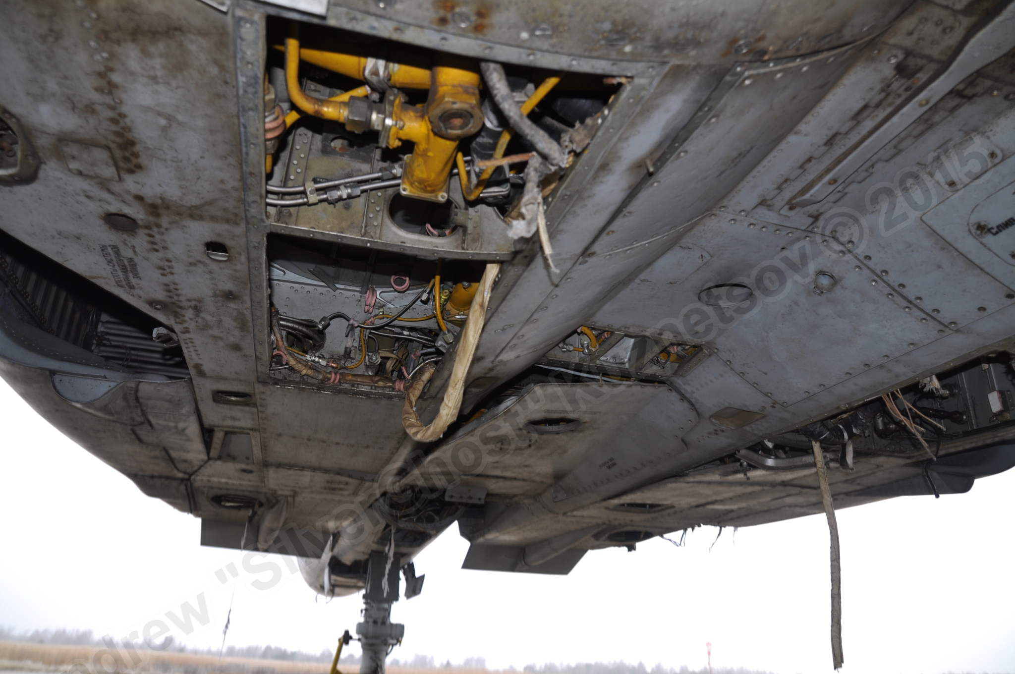 MiG-25PU_undercarriage_0016.jpg