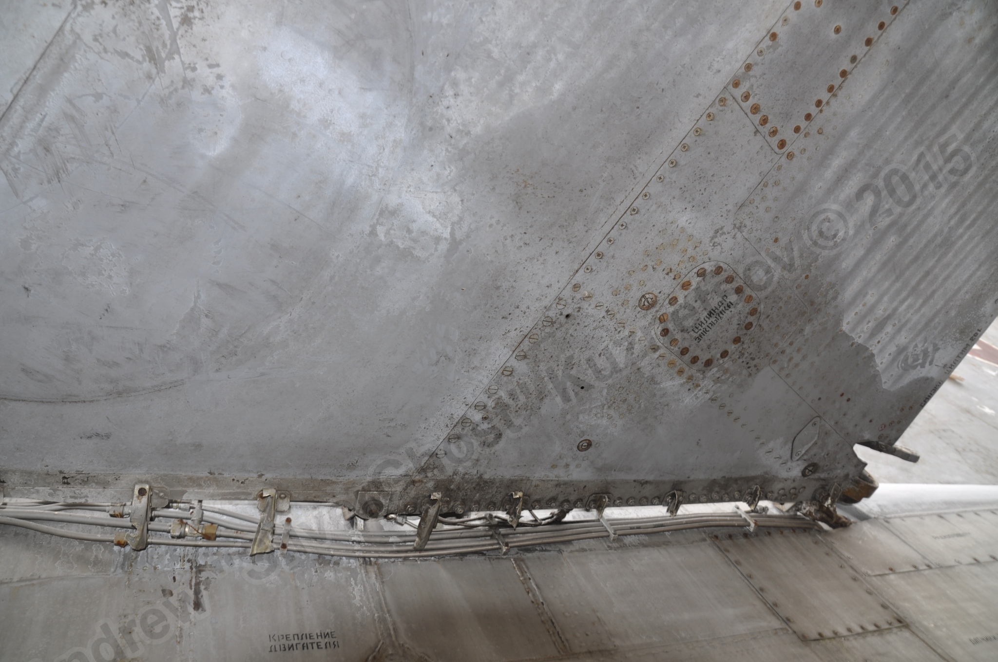 MiG-25PU_undercarriage_0032.jpg