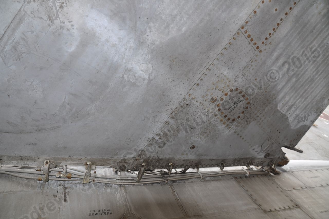 MiG-25PU_undercarriage_0032.jpg