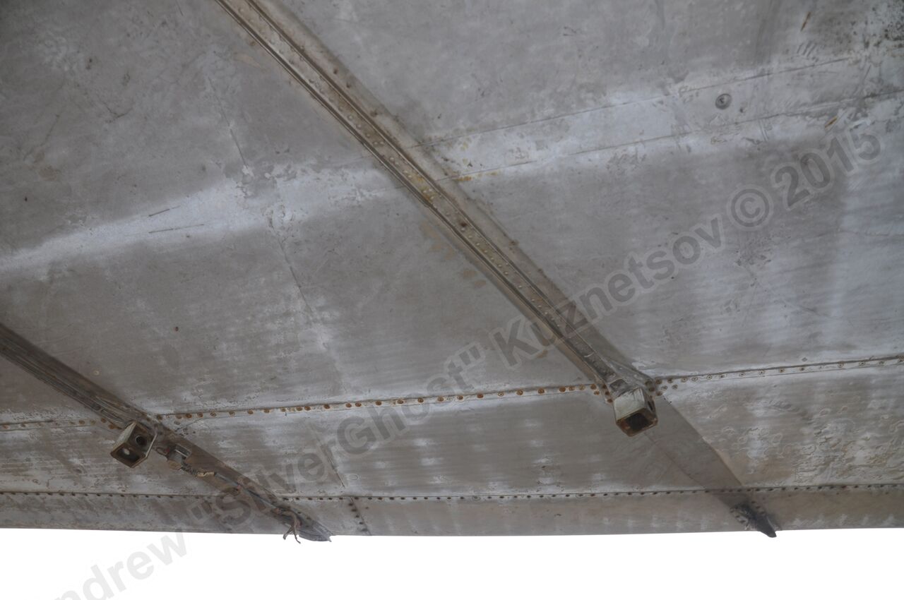 MiG-25PU_undercarriage_0035.jpg