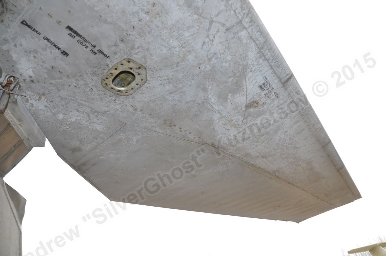 MiG-25PU_undercarriage_0049.jpg