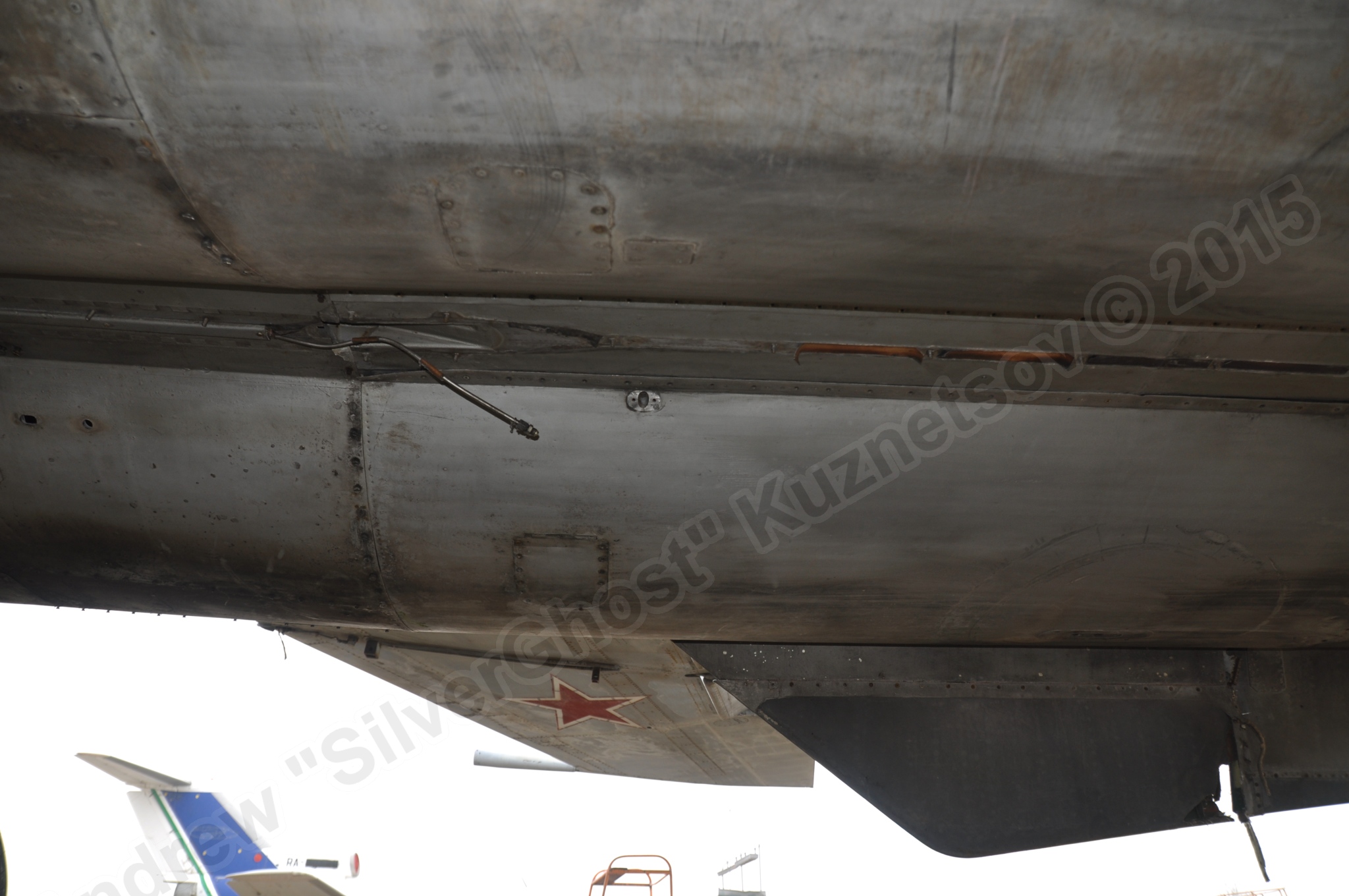 MiG-25PU_undercarriage_0056.jpg