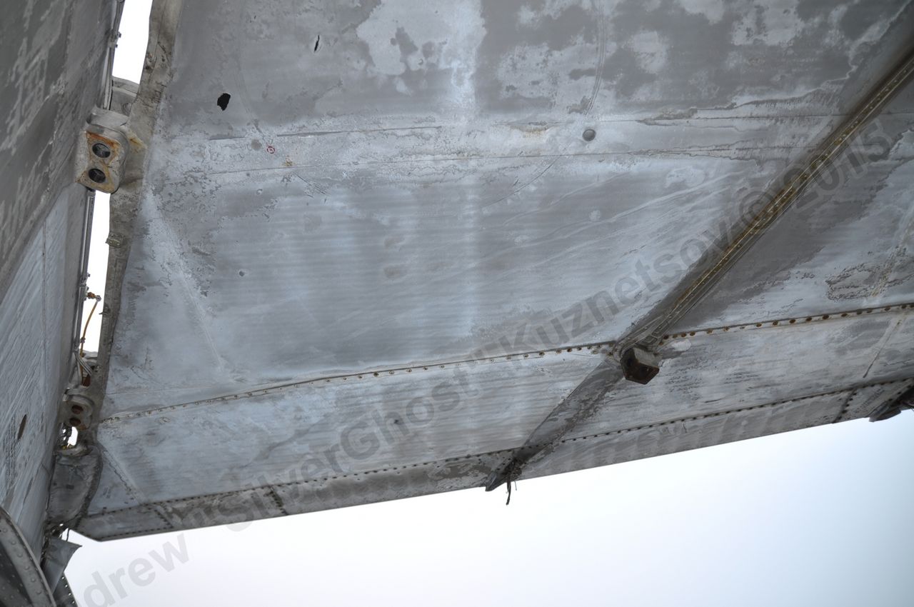 MiG-25PU_undercarriage_0086.jpg