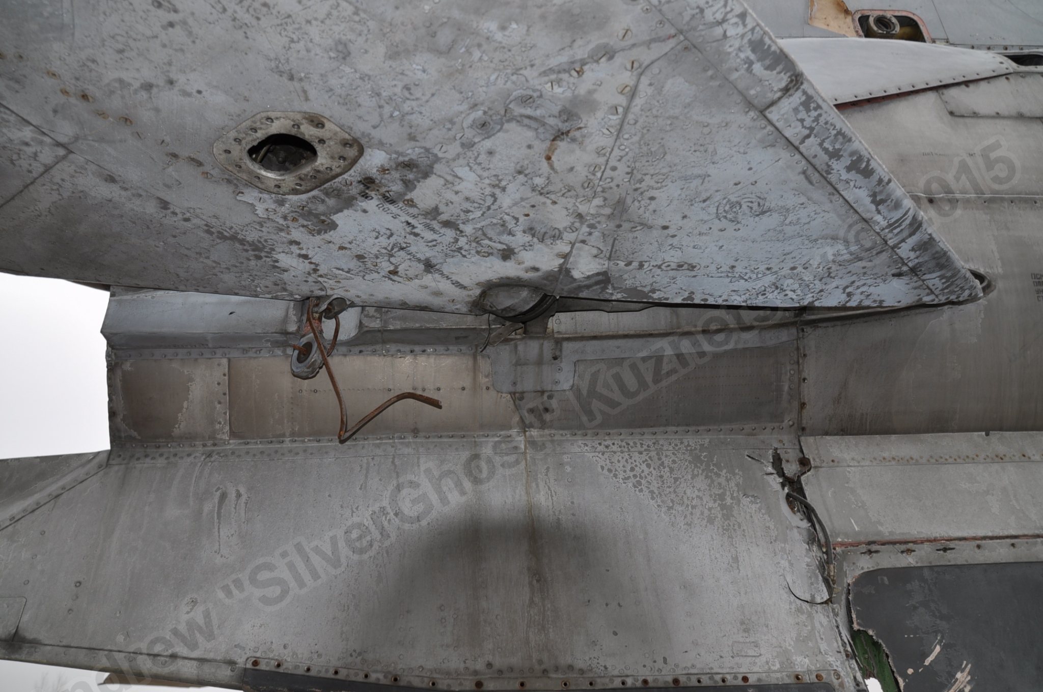 MiG-25PU_undercarriage_0109.jpg