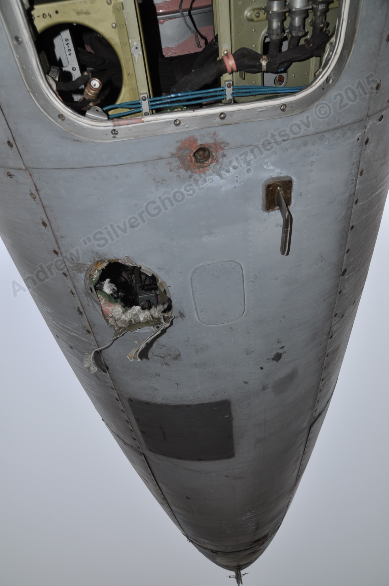 MiG-25PU_undercarriage_0160.jpg